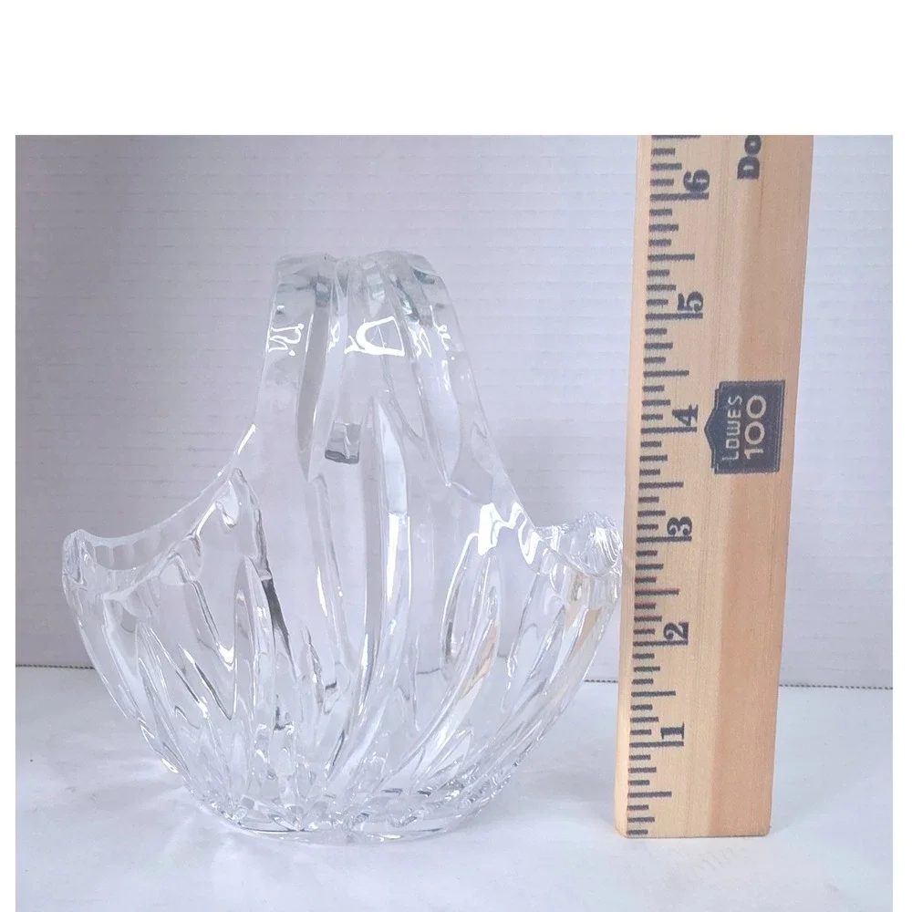 Vintage 24% Leaded Crystal Hand Cut Basket Made in Poland Swirl Pattern 6in